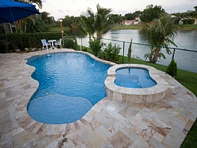 Villa İçi Ebebeyn Traverten Havuz Yapımı
